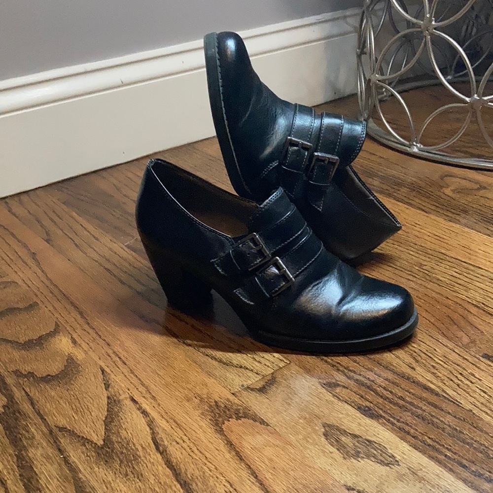 Comfortable Naturalizer ladies shoe